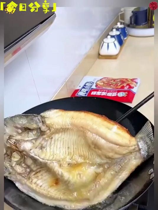 有了这个烤鱼盘,自己在家就能做烤鱼,吃火锅,还能当个菜盘用