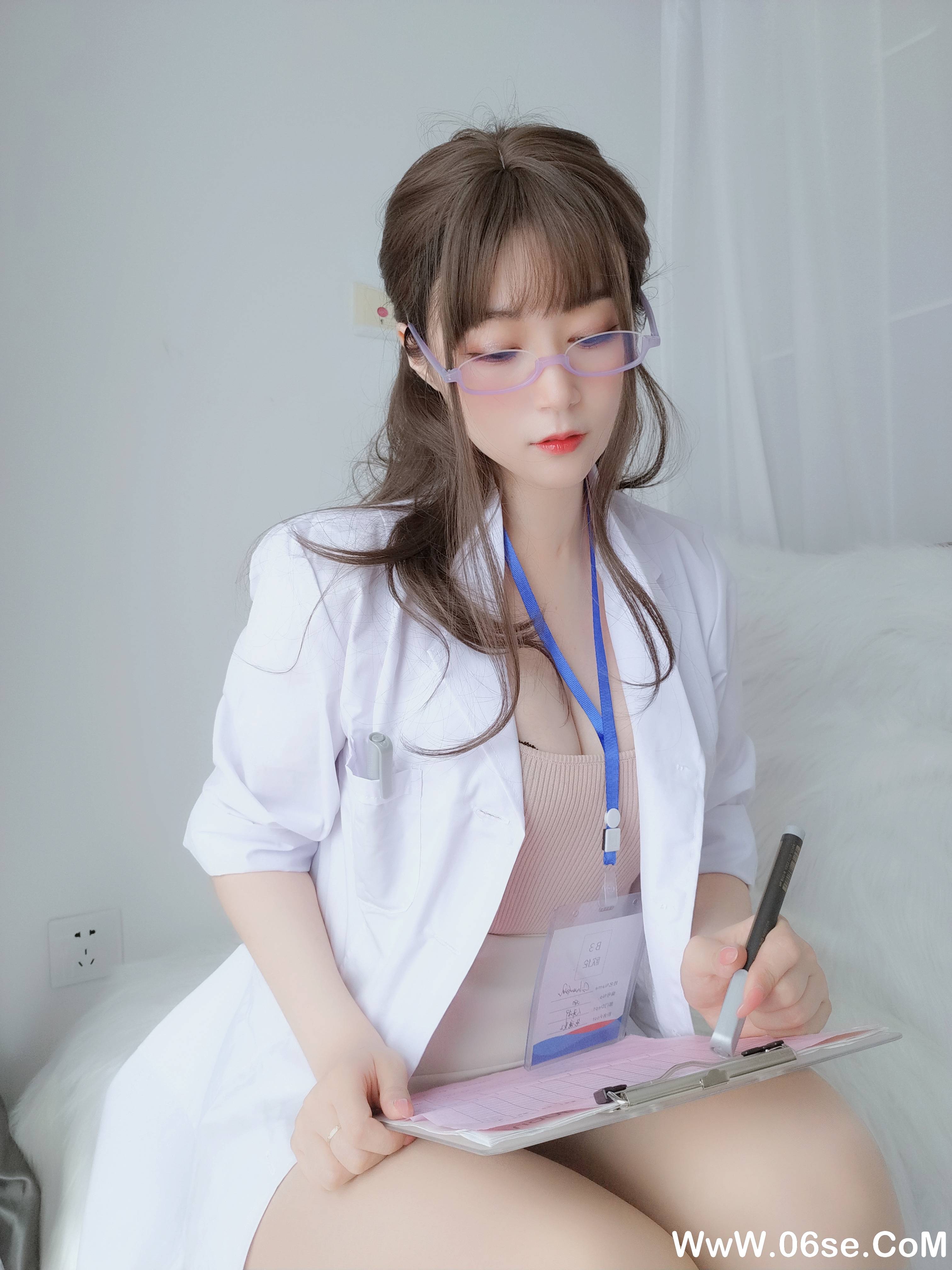 图片[94]-Coser小姐姐白银 NO.060 – 私人医生[159P+6V1.03G]-六色网