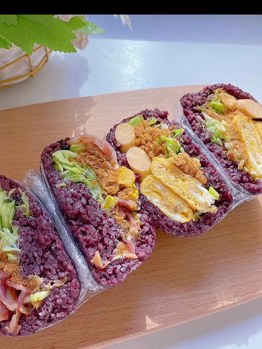 黑米饭团大家试过没有?出游必备品 一口下去超满足