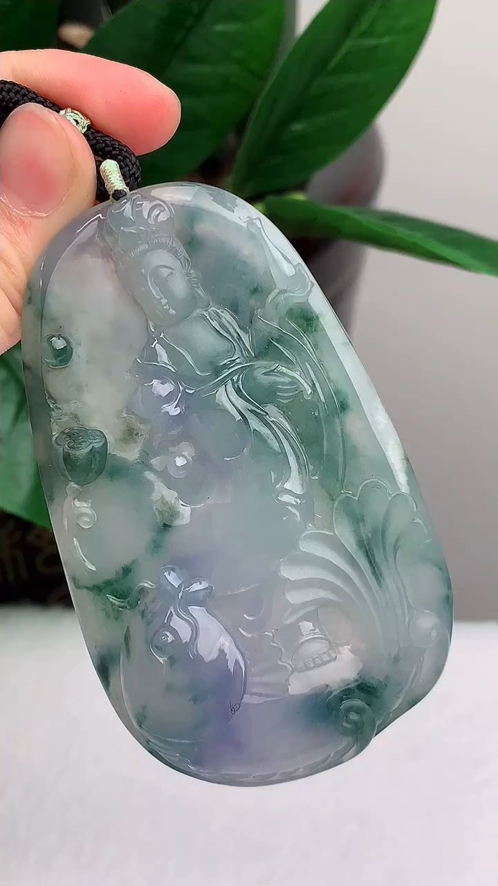 天然A货翡翠 老坑冰种紫罗兰飘花鳌鱼观音吊坠 胶感十足 玉质细腻 种水好 佩带效果佳