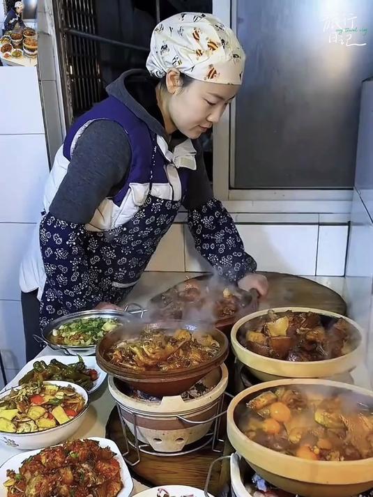 有了这个小炒酱你还愁做不出好菜吗饭桌上再也没有剩饭了