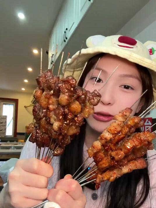 在哈尔滨涮肚锅，鸭舌肉筋金钱肚自由