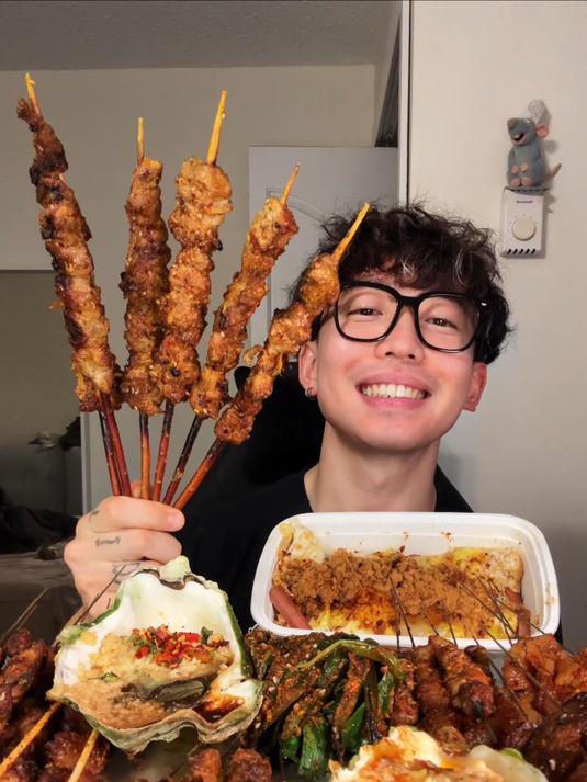 #创作先锋冲刺计划#香的没边儿了大口吃红柳木羊肉大串