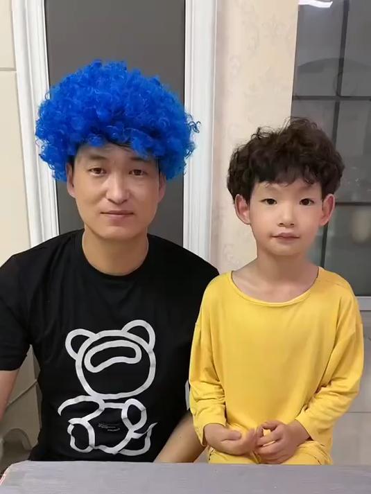 你怎么把巧克力酱拿成豆瓣酱了啊