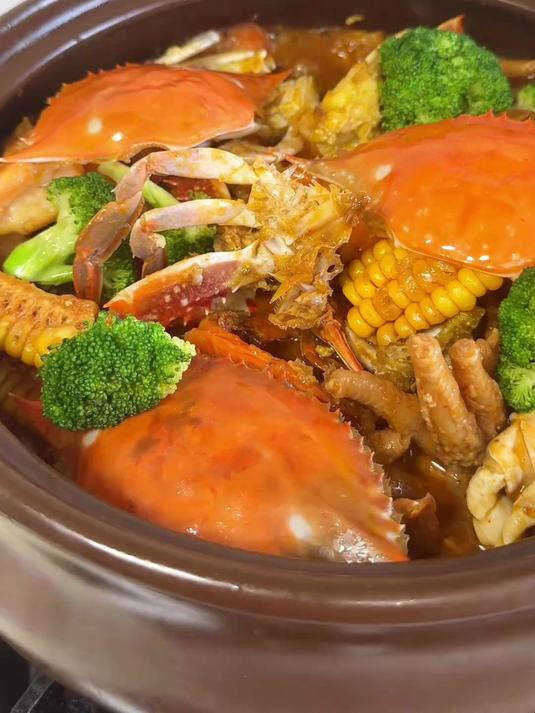 在家复刻胖哥俩肉蟹煲，味道绝绝子，汤汁浓郁拌米饭太香了