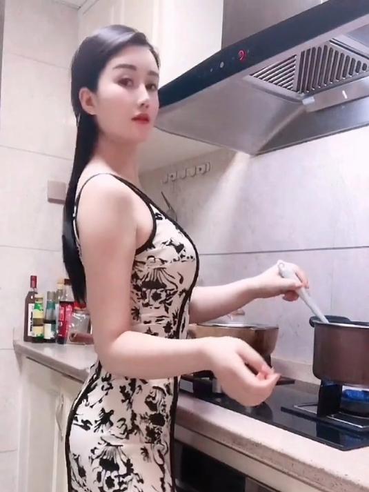 小伙发明“煎鱼铲”火了,既能当铲子也能当夹子,煎鱼烙饼很方便