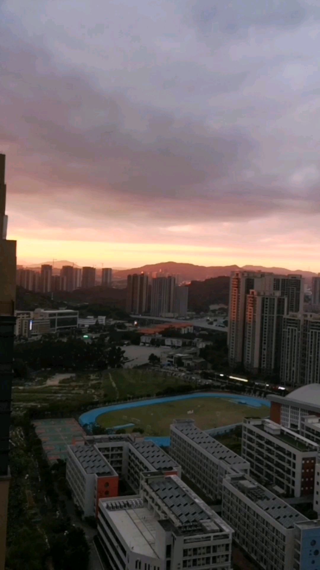 油爆虾,红烧鱼,萝卜老鸭煲适合这季节