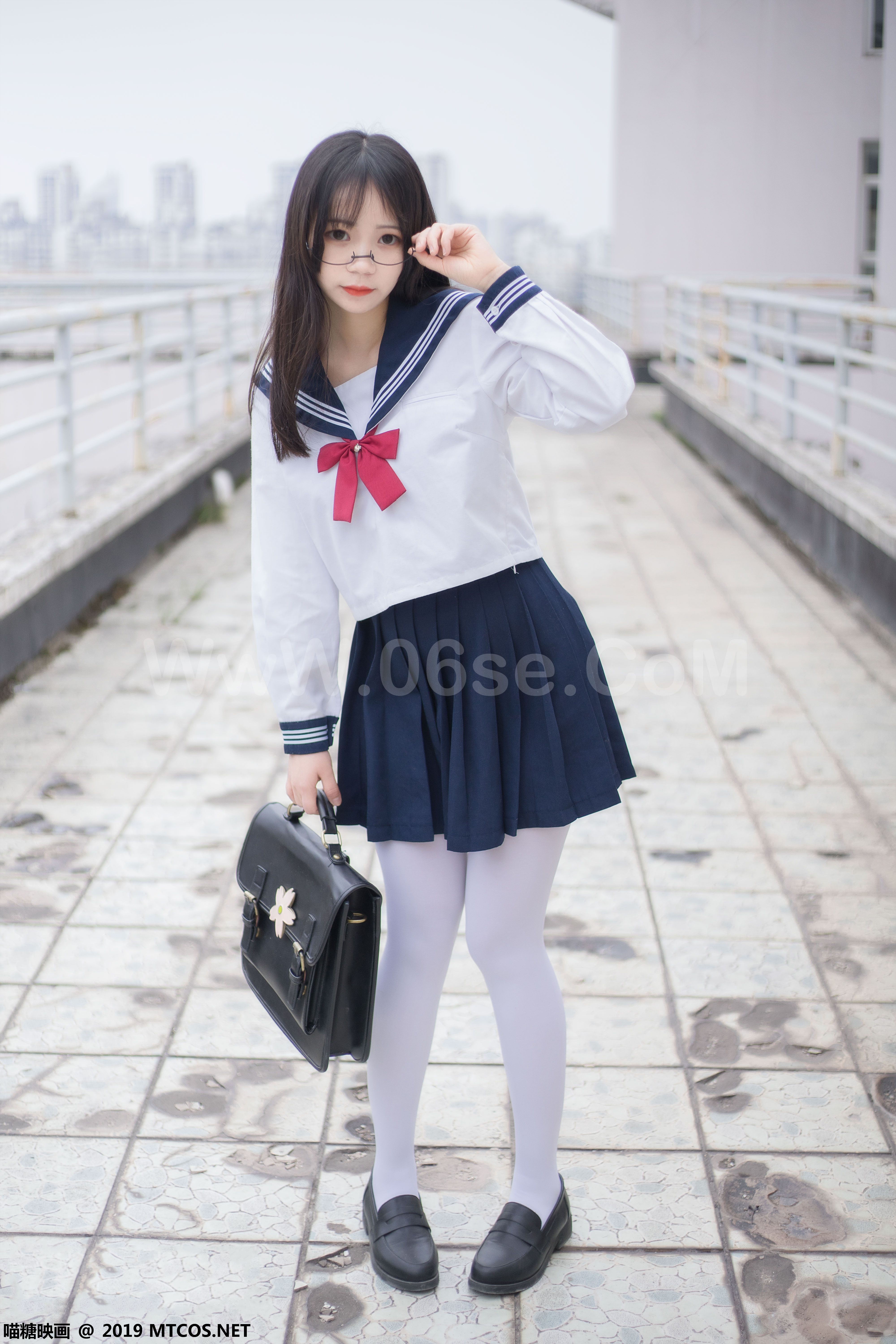 图片[6]-[MTCos] 喵糖映画 Vol.067 半度度度喵 喵喵的白丝水手服-六色网