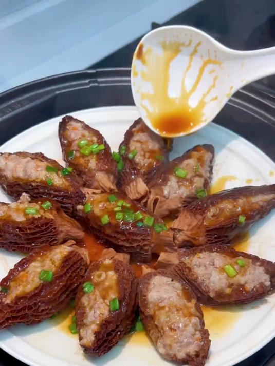 干羊肚菌搭青椒,凉拌脆嫩带辣,超下饭