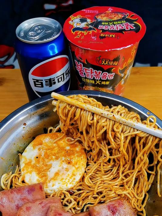 番茄味超浓郁的茄皇鸡蛋面 泡面 茄皇鸡蛋面 番茄鸡蛋面