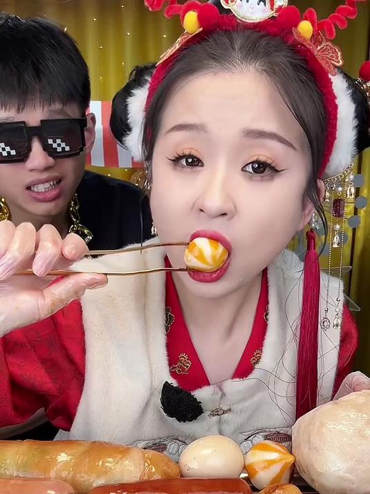 每个丸子或烤肠都得爆汁才算过关！