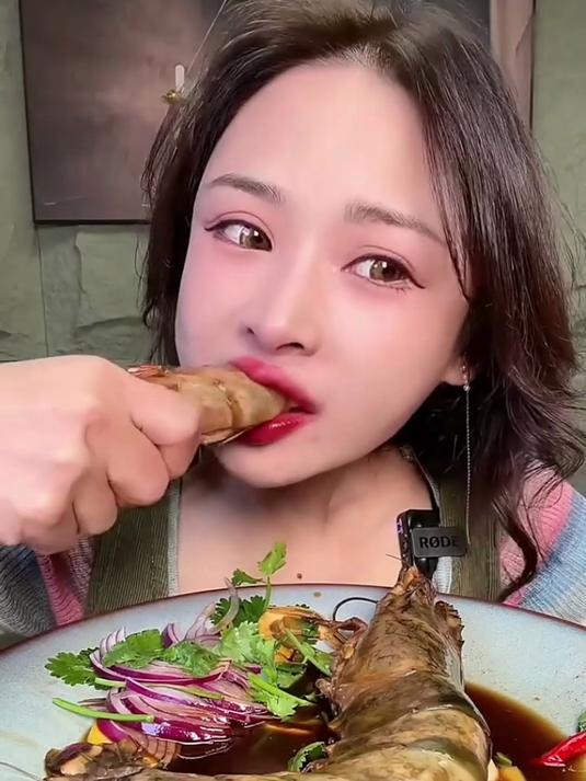 新鲜海捕太扎实!黑虎虾肉厚得能拉丝,清蒸鲜甜到爆～