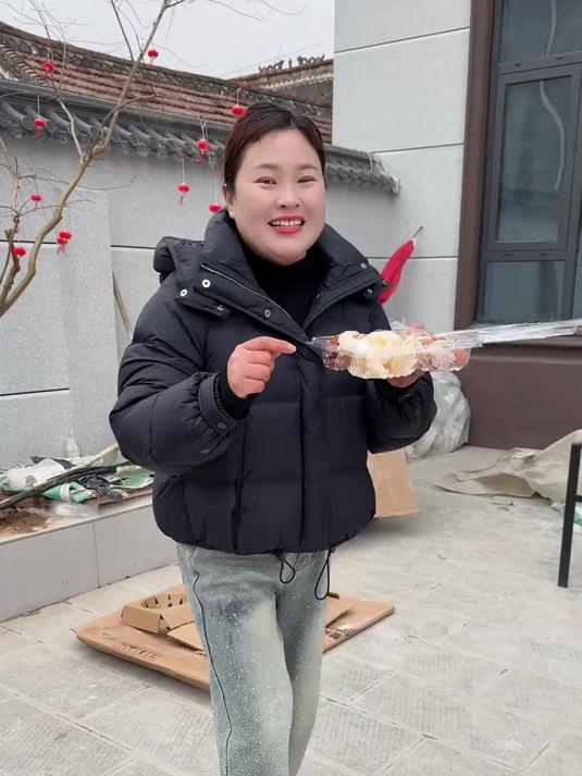 姐妹们,就这个老式四拼果子过年摆桌上很受欢迎