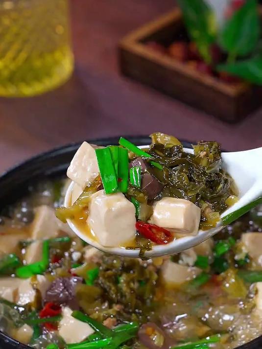 天气热不想吃饭,就尝尝这个酸菜炖豆腐