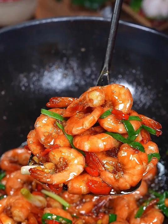 回味无穷的油爆大虾