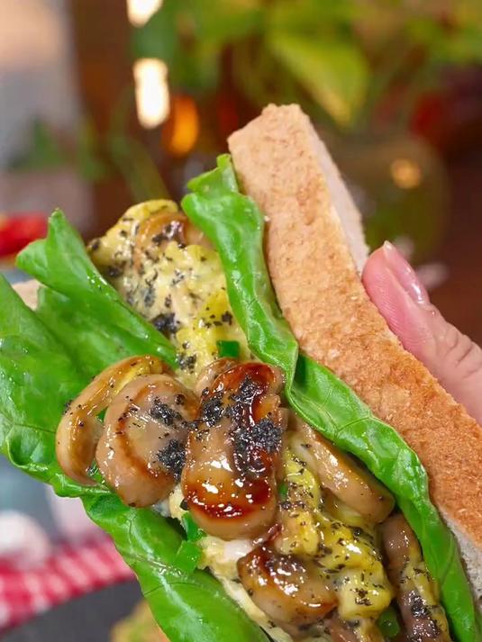 真没想到西餐厅的招牌菜黑松露滑蛋，在家也能轻松做出来，超鲜美