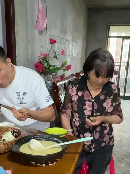 婆婆不是妈讲多了也不好，不说吧，我又自我内耗！