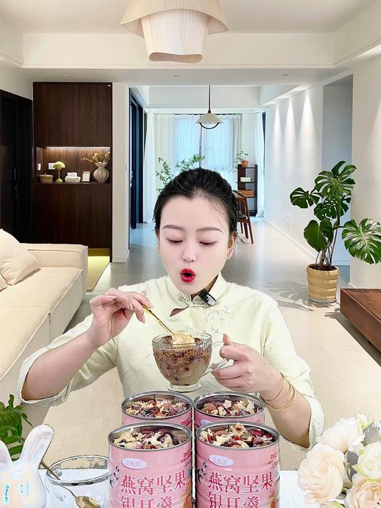 女生要多吃燕窝坚果银耳羹 #坚果藕粉##减肥##燕窝##饱腹感#