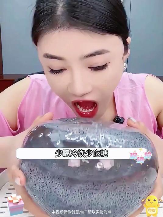 在湖南有种泡菜叫剁椒酸辣生姜片酸辣入味又爽脆特别好吃