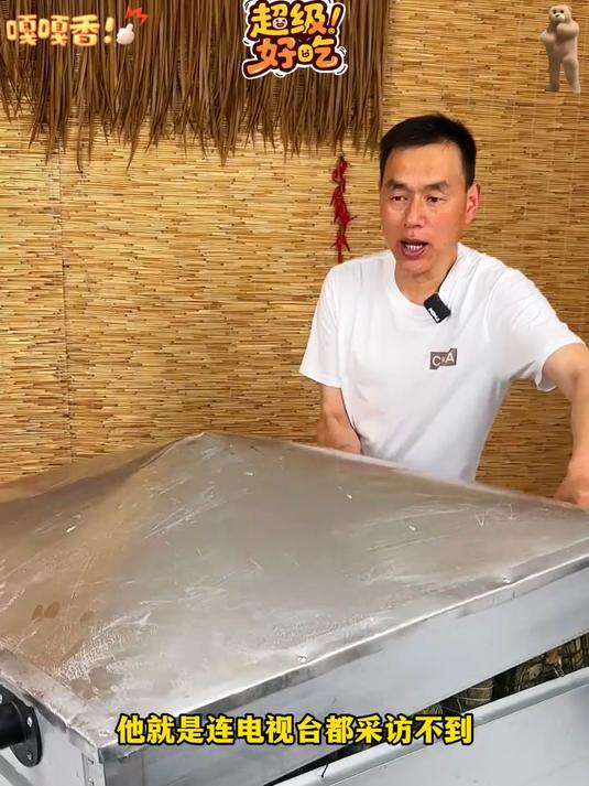 嘉兴鲜肉粽黏黏糯糯的嘉兴鲜肉粽吃一口真的太过瘾了鲜嫩的五花肉肥而不腻好吃#嘉兴肉粽#