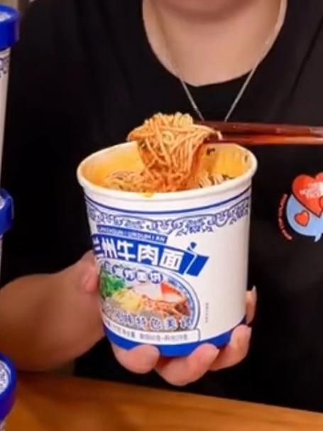正宗清真兰州拉面 跟店里的味道一样！吃够泡面的姐妹可以尝尝