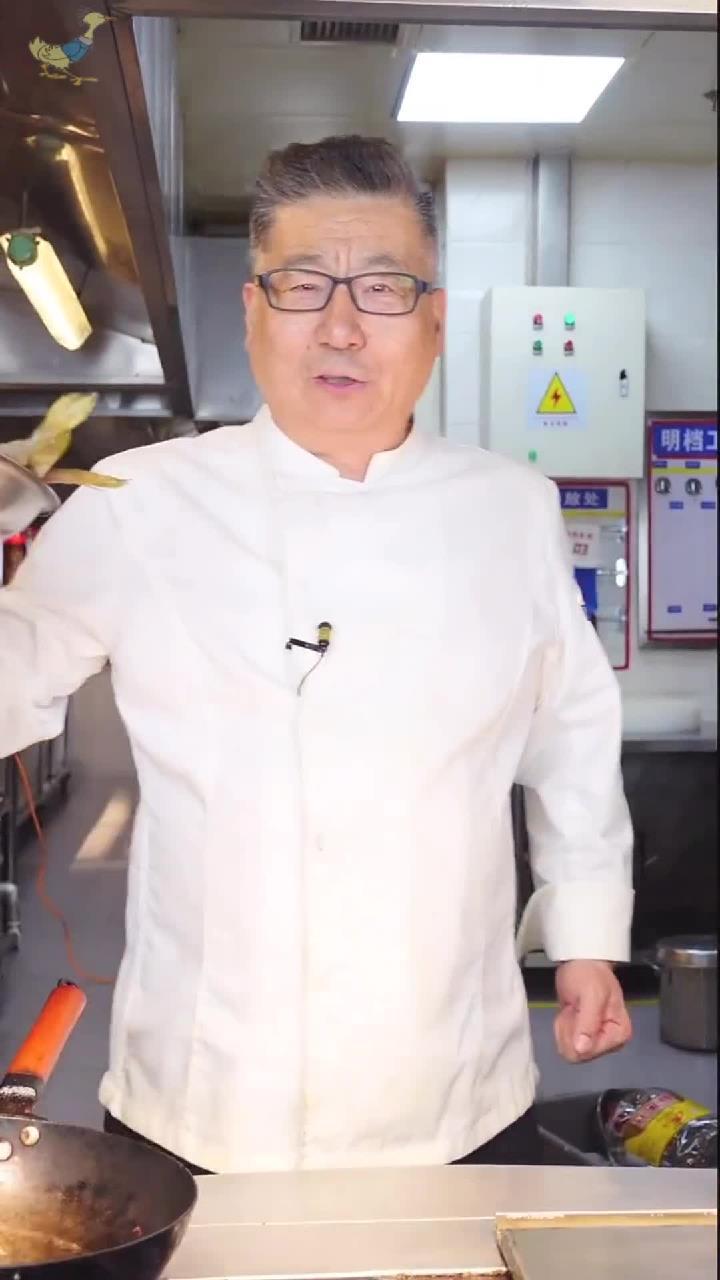 老厨子石万荣最新做法“海杂鱼炖豆腐”