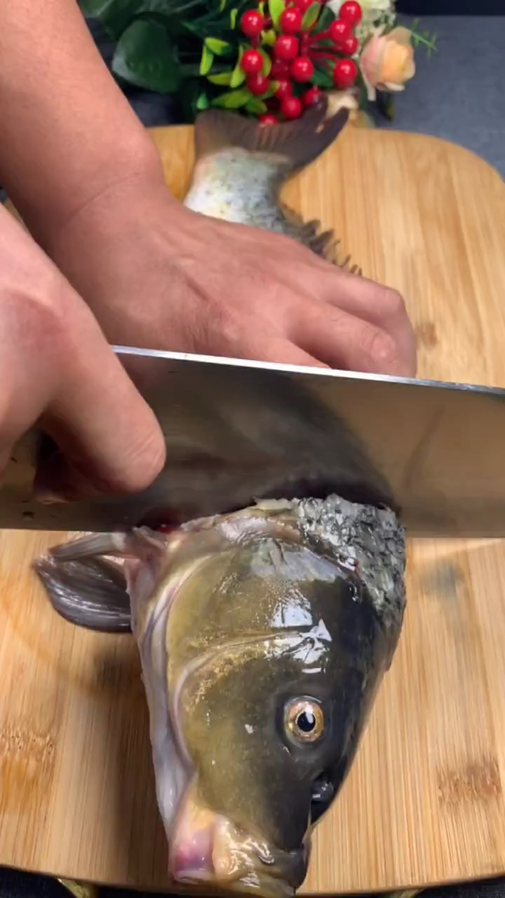 大鲤鱼在家怎么做才好吃呢? 大家跟着这样做,不腥 好吃又入味