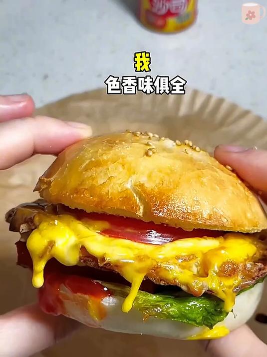 吃剩的馒头把它做成馒头汉堡，色香味俱全营养又美味，太好吃啦