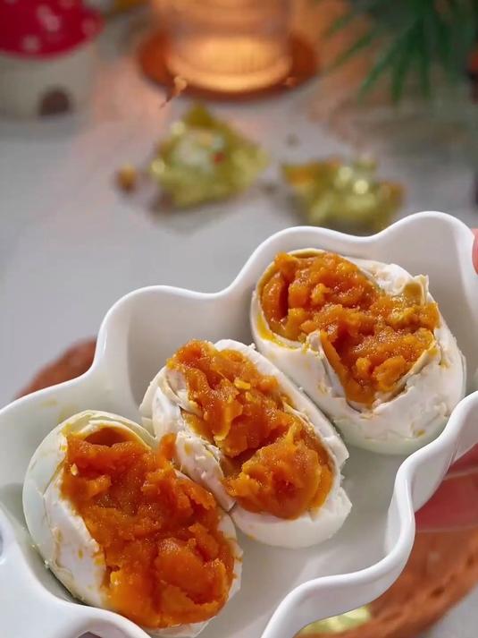 这年头鸭蛋都卷成这样?双黄太离谱!?