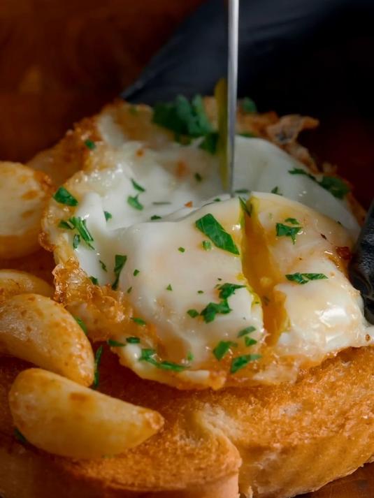 吃汉堡的人不会瞧不起包子,可为什么一些吃包子的人却嘲笑汉堡?