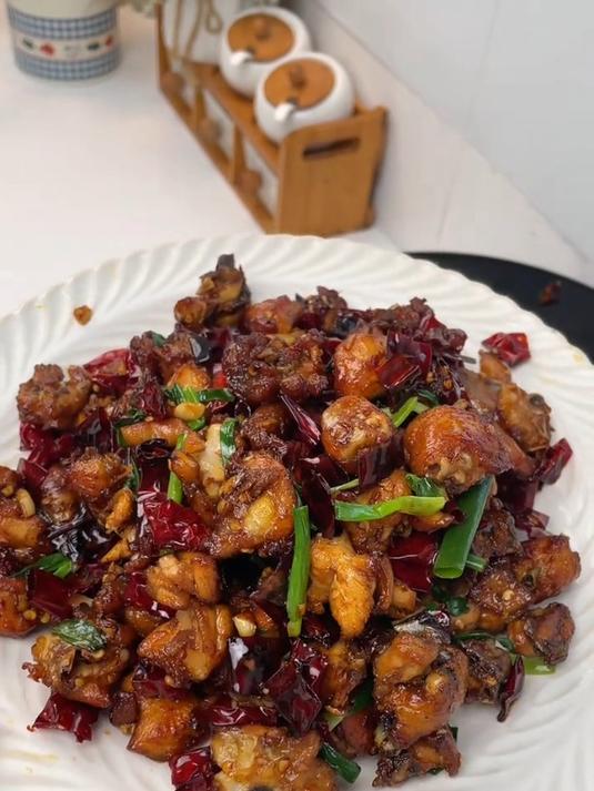 火辣辣的爆炒小公鸡