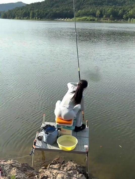 夜钓还是得等三伏天