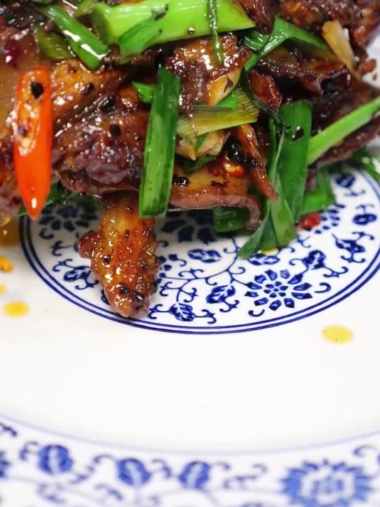 回锅肉 回锅肉你要像我这样炒，让你知道什么叫真正的下饭神菜，吃起来一点点都不油腻