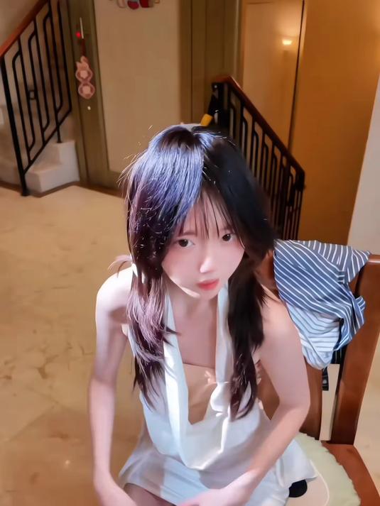 失眠我恨你……今天拍绘梨衣!煌上煌手撕酱鸭