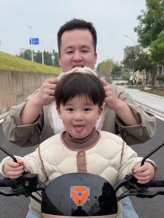 这个帽子可是太好了,脖子耳朵护住了,还能防风防飞沫