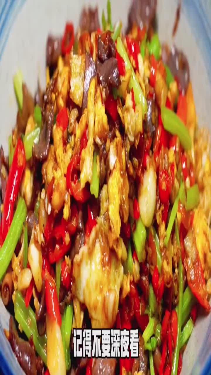 家常下饭菜,土鸡蛋炒鸡杂,今天第一次尝试录制流程讲解,希望大家喜欢