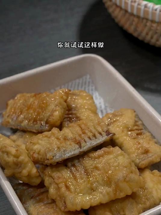 过年炸带鱼,试试这妙招,香酥可口全家抢着吃