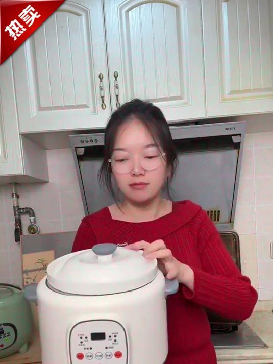 陶瓷电煮锅来袭,加厚内胆锁住营养,智能预约保温更省心