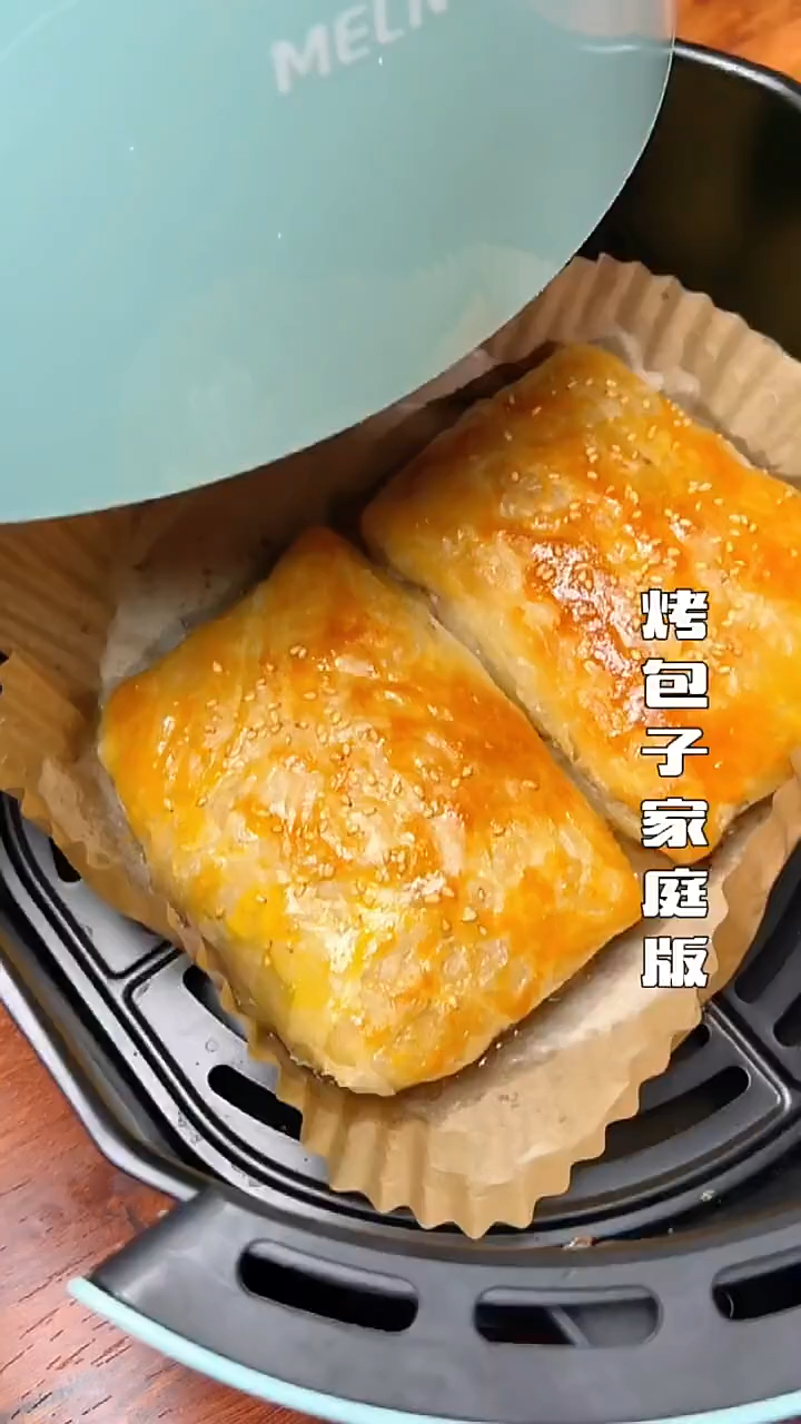 手抓饼 在家用手抓饼做好吃的烤包子 空气炸锅或者烤箱都可以,非常简单