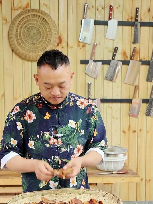 菌菇炖鸡汤如何做到汤鲜味美,菌香浓郁,看完你就学会了