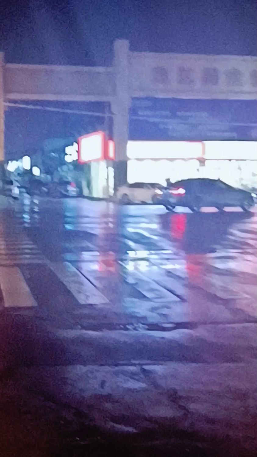 漯河市松江美食城老狼大盘鸡。
