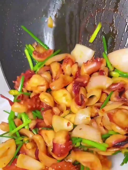 鱿鱼须选饱满的!烧烤外焦里嫩,追剧当零食