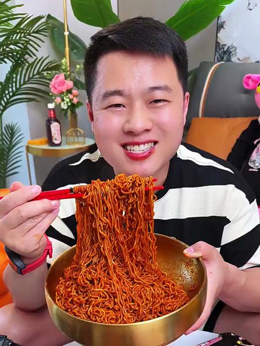 现在没人在吃三养火鸡面了吧,要吃就吃白象的火鸡面