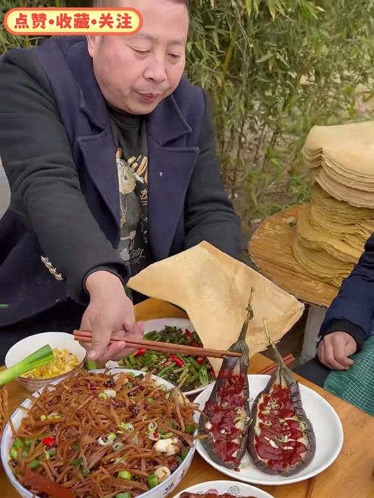 烟火气里的仪式感：山东煎饼的清晨序曲，唤醒一座城的味觉记忆