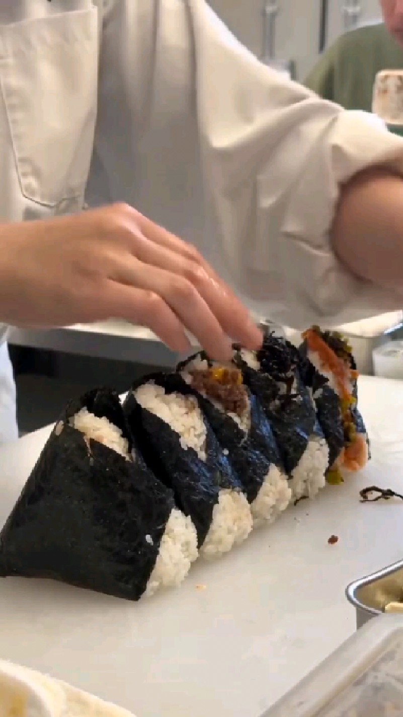 五种口味的饭团,总有一种口味是你爱吃的。