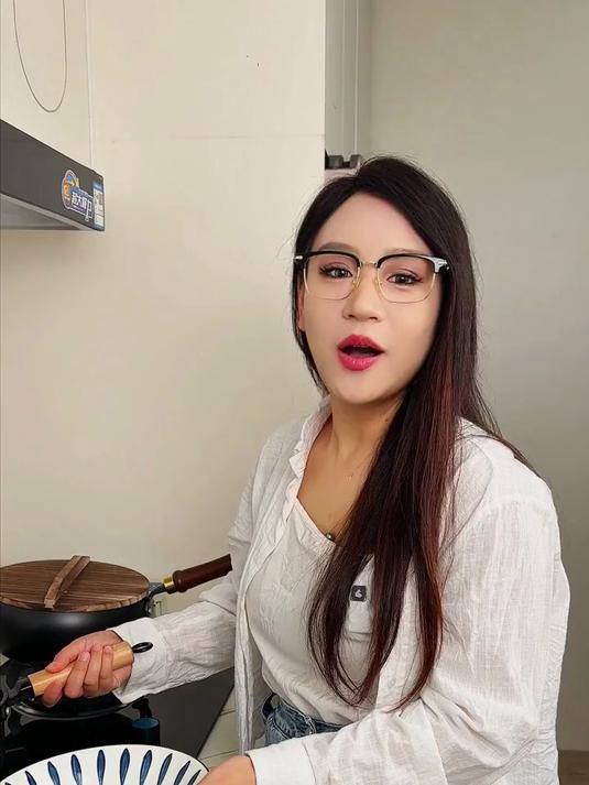 康师傅方便面经典桶香菜香辣牛肉面108g*3桶泡面桶装速食方便食品