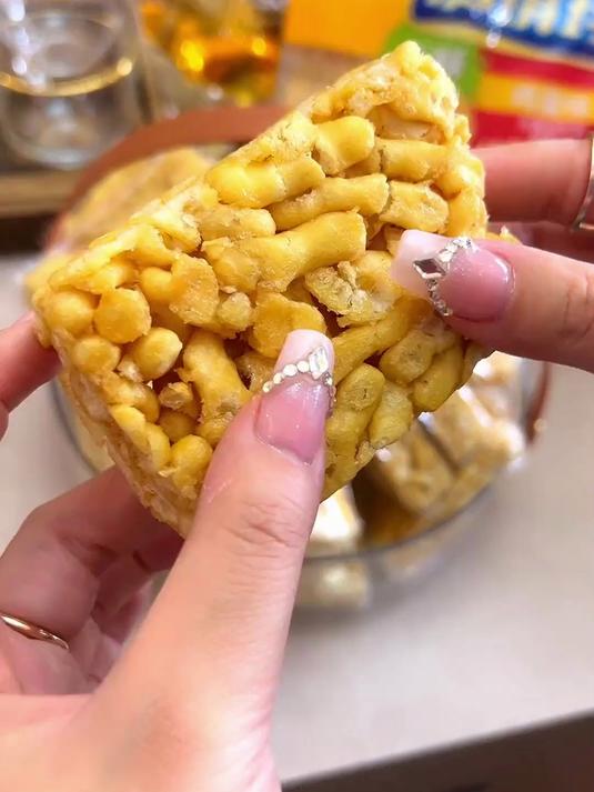 徐福记松软蛋黄味沙琪玛传统糕点