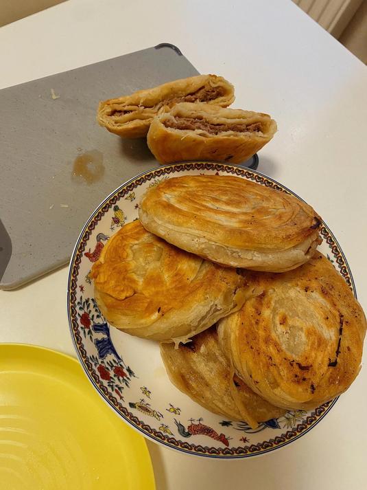 鲜嫩多汁的金丝牛肉饼外酥里嫩丝丝分明