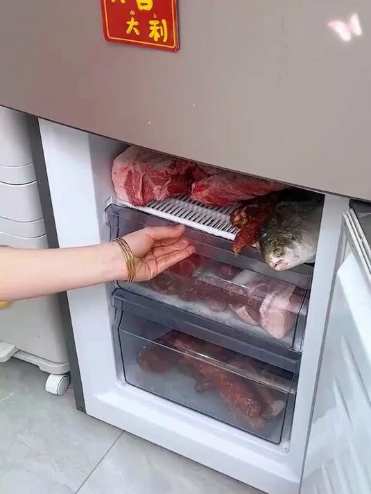 香肠腊肉存袋中,冰箱保鲜防串味,全年新鲜!
