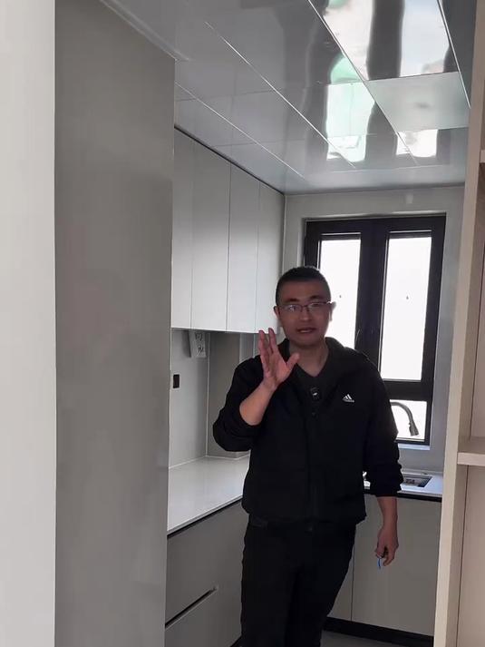 电视背景墙应该做成什么样